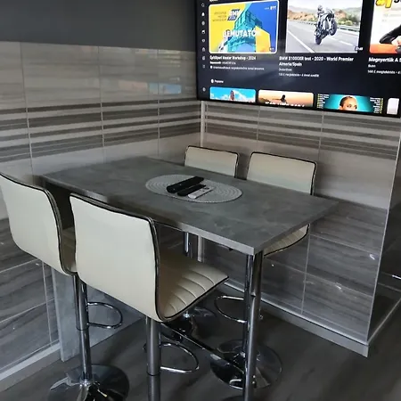 Apartament Bajnok *